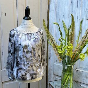 WHITE HOUSE BLACK MARKET SILVER AND GRAY SHIRT Size S NWOT